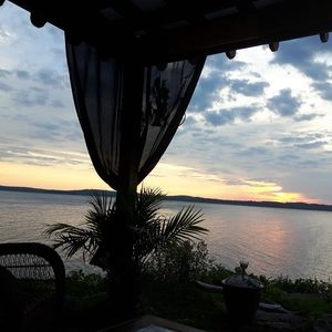 Meet your Posher, Rhonda